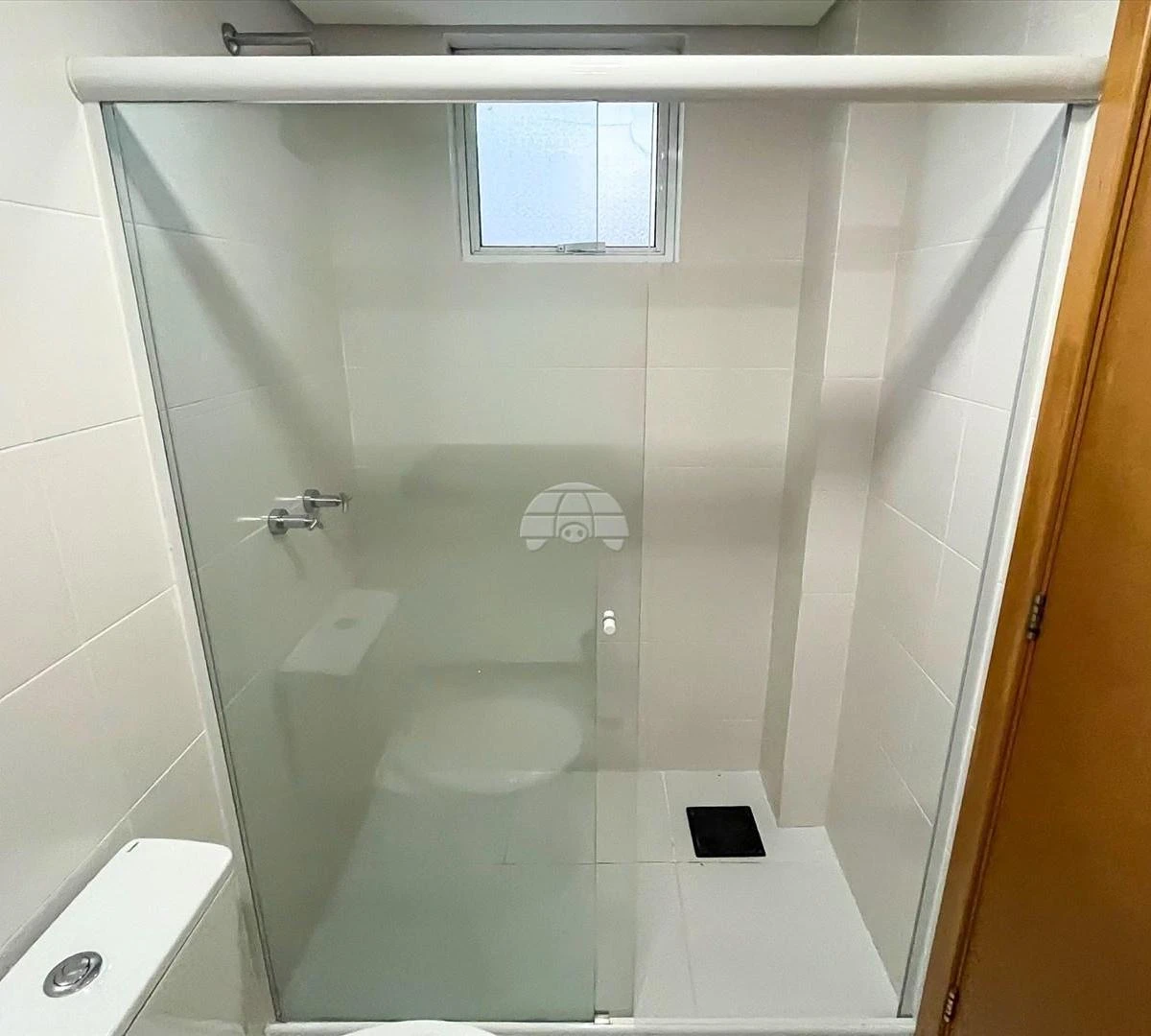 One-bedroom apartment with a dryer — photo 17
