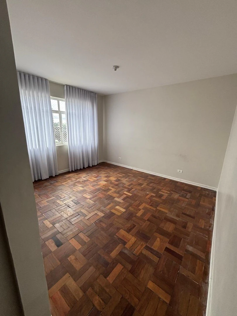 Apartamento com piso de madeira ou laminado, Parolin — photo 15