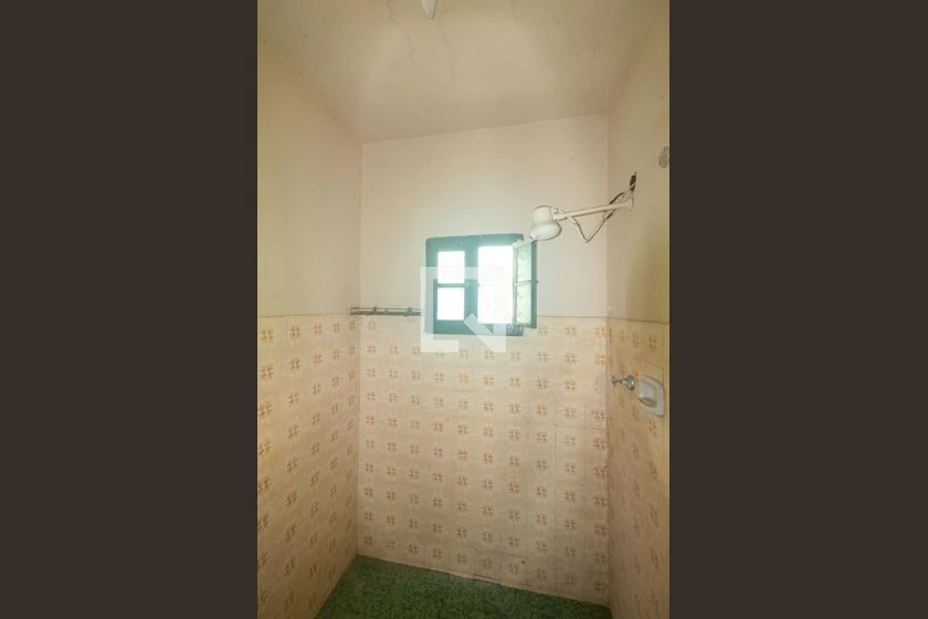 Casa con 2 dormitorios, 1 baño y zona de lavado — photo 10