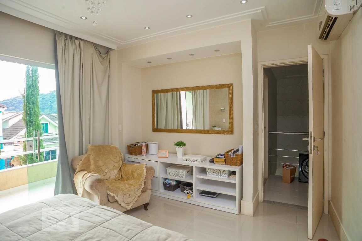 Власний басейн та 4 спальні: будинок 330 м² — photo 14