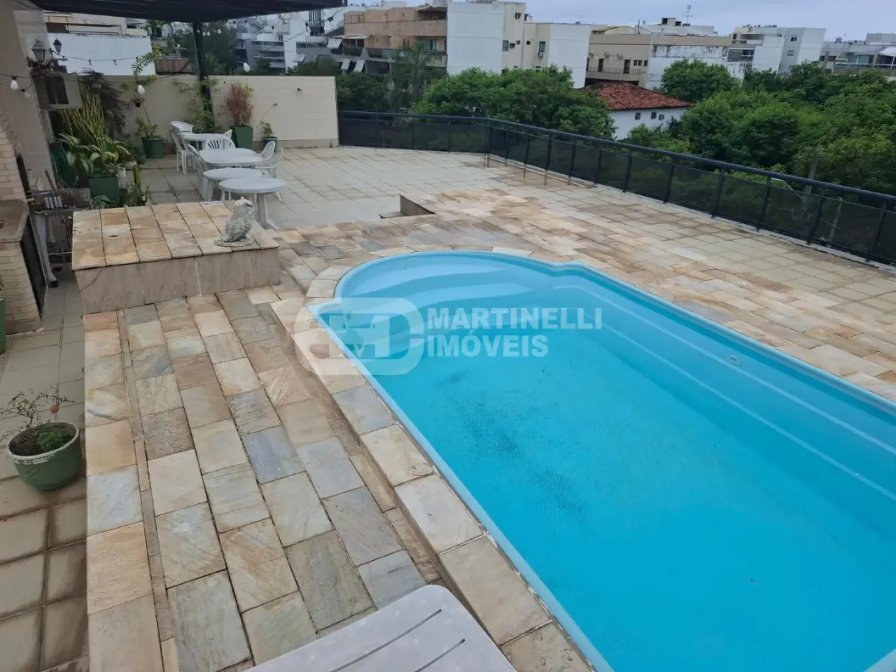 Furnished 3-bedroom apartment with a terrace — photo 13