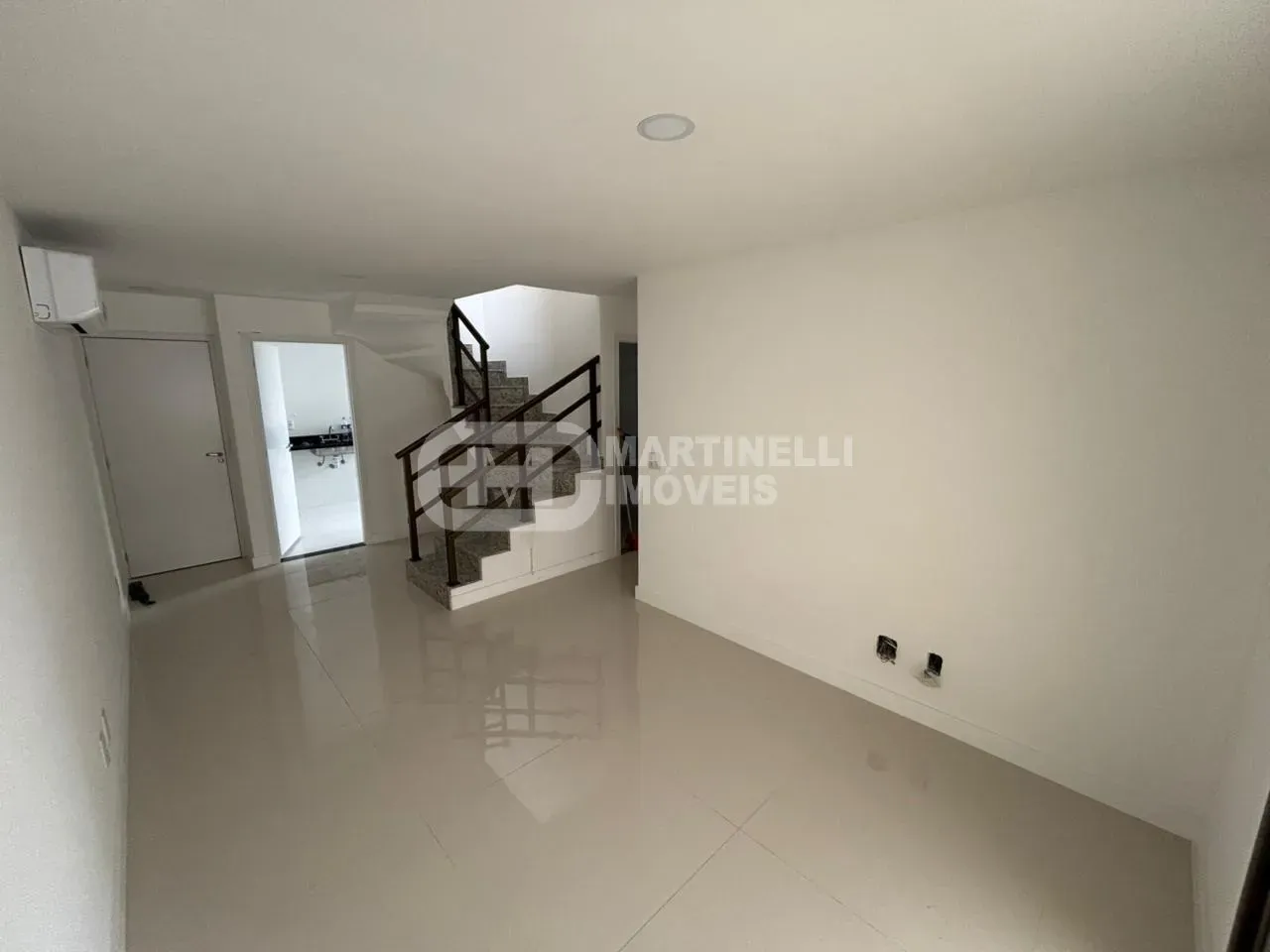 3-bedroom apartment with a separate, enclosed kitchen — photo 6
