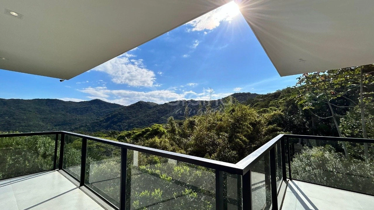 Furnished house, 158 m², with floor-to-ceiling windows — photo 23