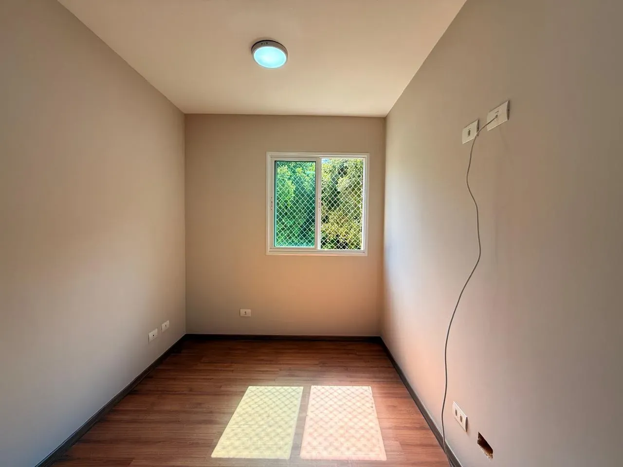 Apartment on the 4th floor with wood or laminate floors — photo 16