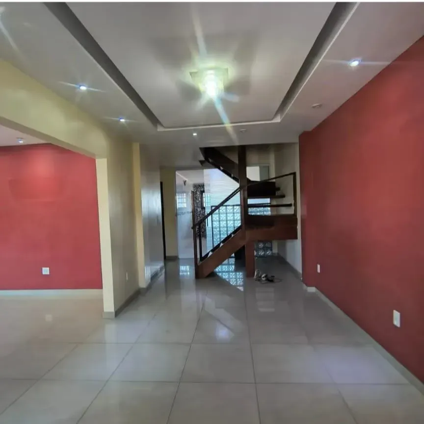 House, 350 m², with a walk-in closet — photo 15