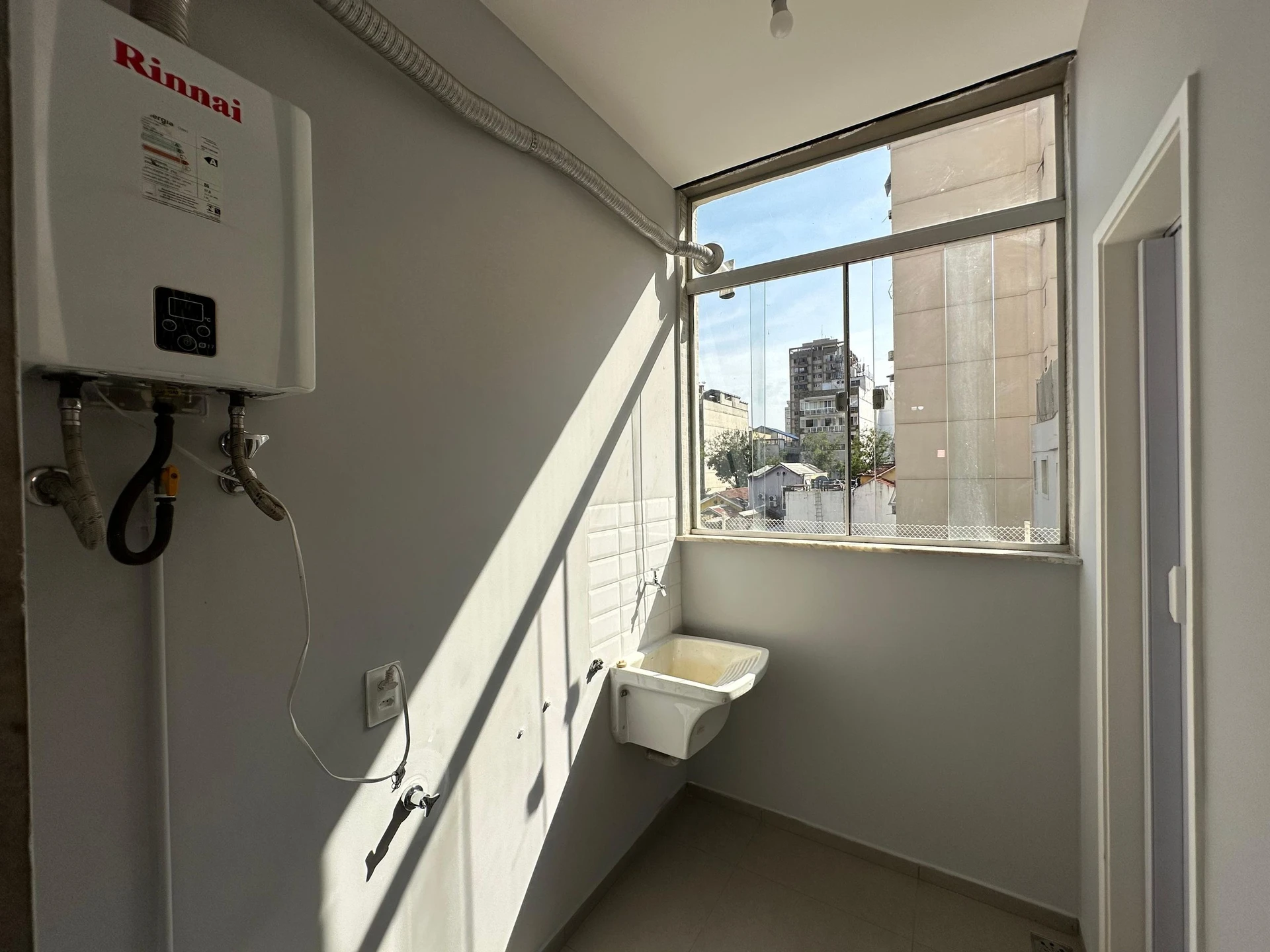Квартира 82 м² із заскленим балконом та видом на гори — photo 56