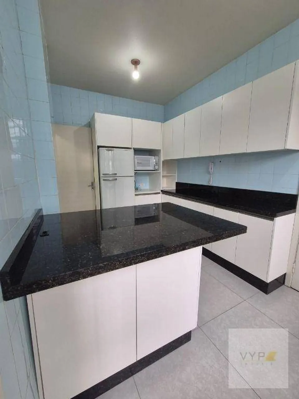 3-bedroom apartment with a separate kitchen and gas stove — photo 4
