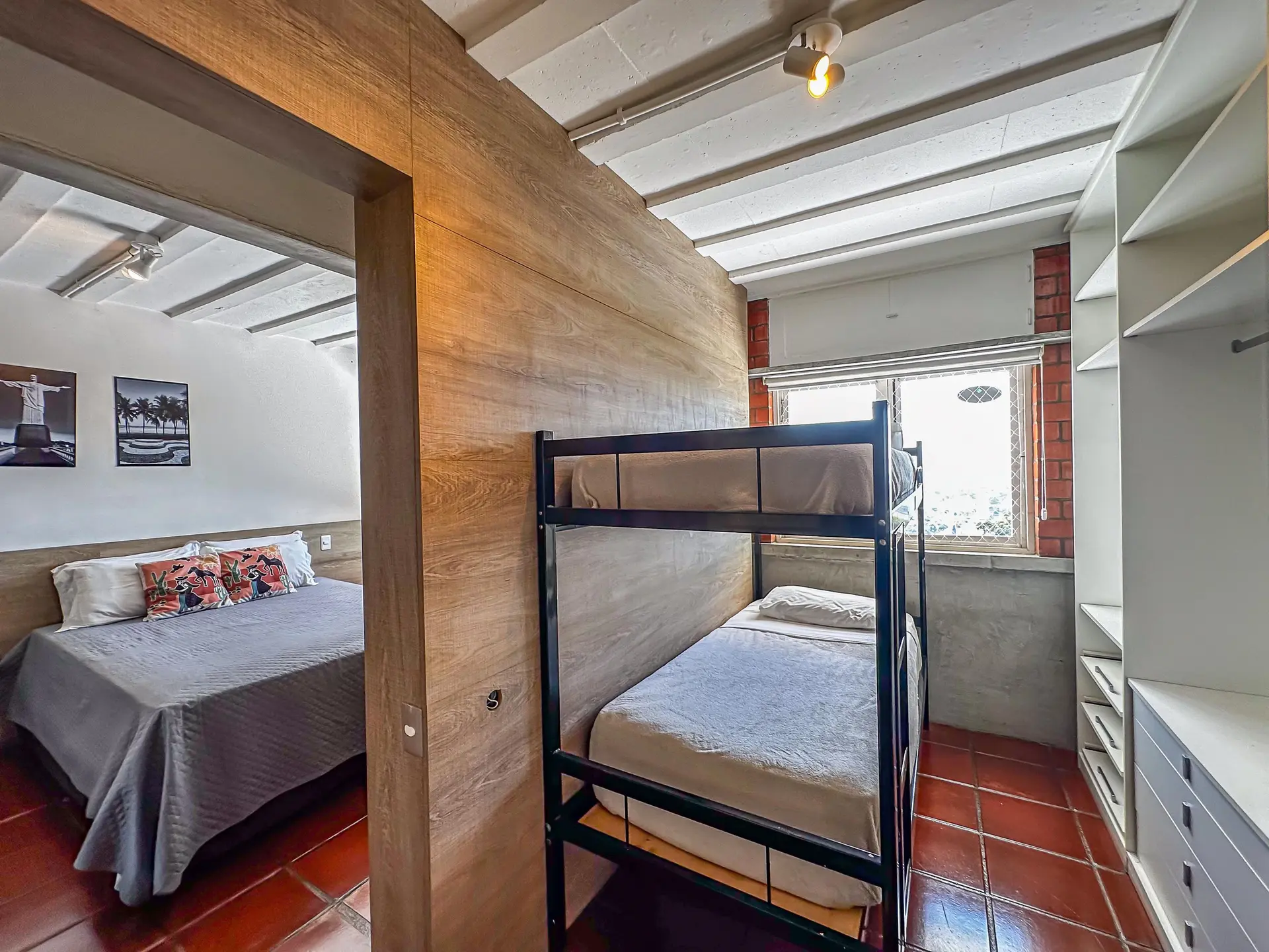 Floor-to-ceiling windows in a 4-bedroom house, 400 m² — photo 22