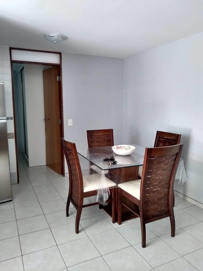 1-bedroom apartment with 24-hour concierge and parking — photo 5