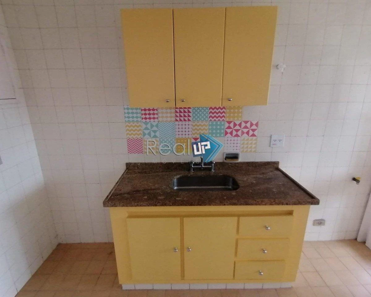 2-bedroom apartment with a mountain view in Rio de Janeiro — photo 7