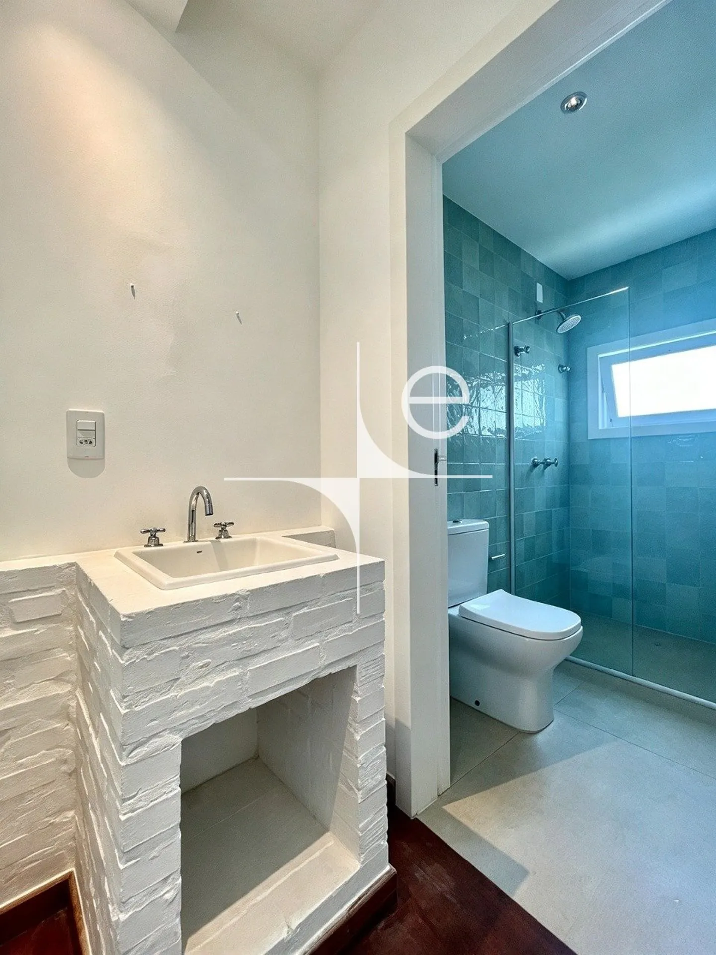 Water view in a 3-bedroom house, 220 m² — photo 24