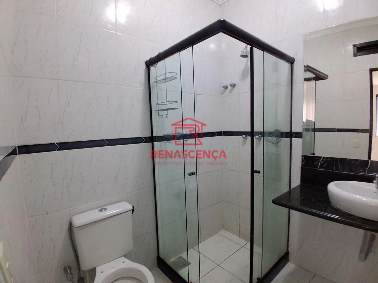 Гардеробная и 4 спальни: дом 323 м² — photo 18