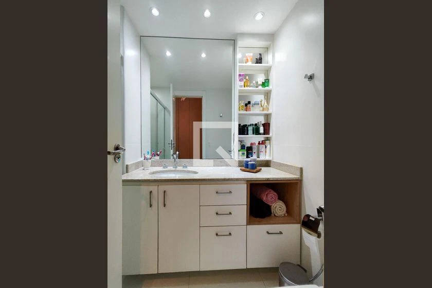 3-bedroom apartment with a mountain view — photo 29