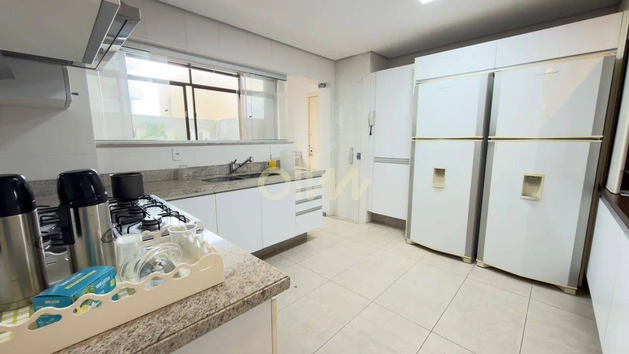 Квартира с 4 спальнями и застеклённым балконом — photo 25