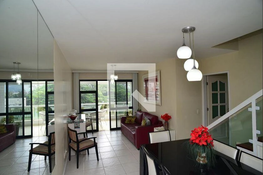 3-bedroom apartment in a building with a gym