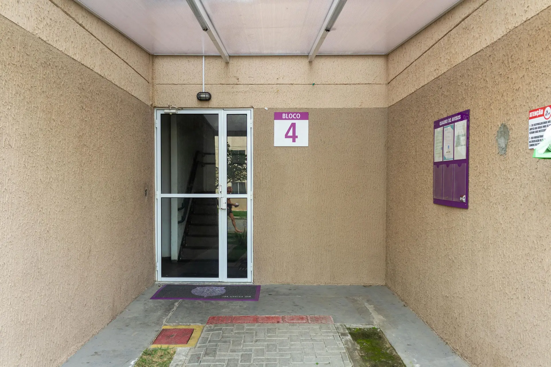 2-bedroom apartment in a building with a gym — photo 11