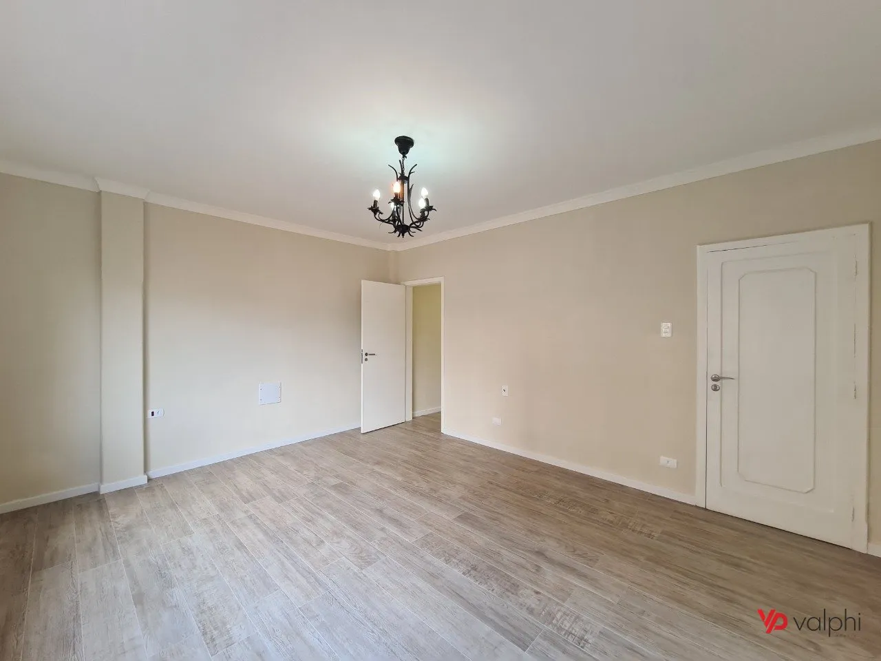 Unfurnished 3-bedroom apartment with 114 m² — photo 3