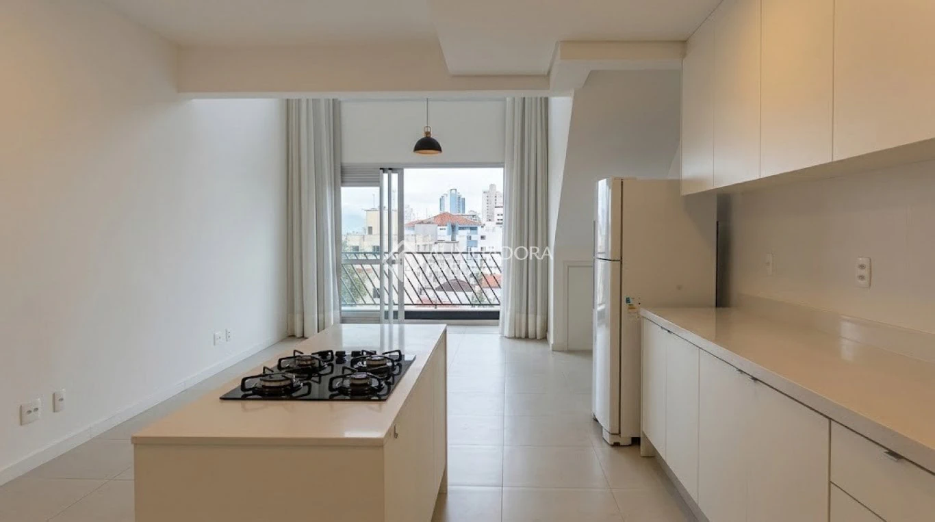 One-bedroom apartment with a mountain view in Florianópolis — photo 4