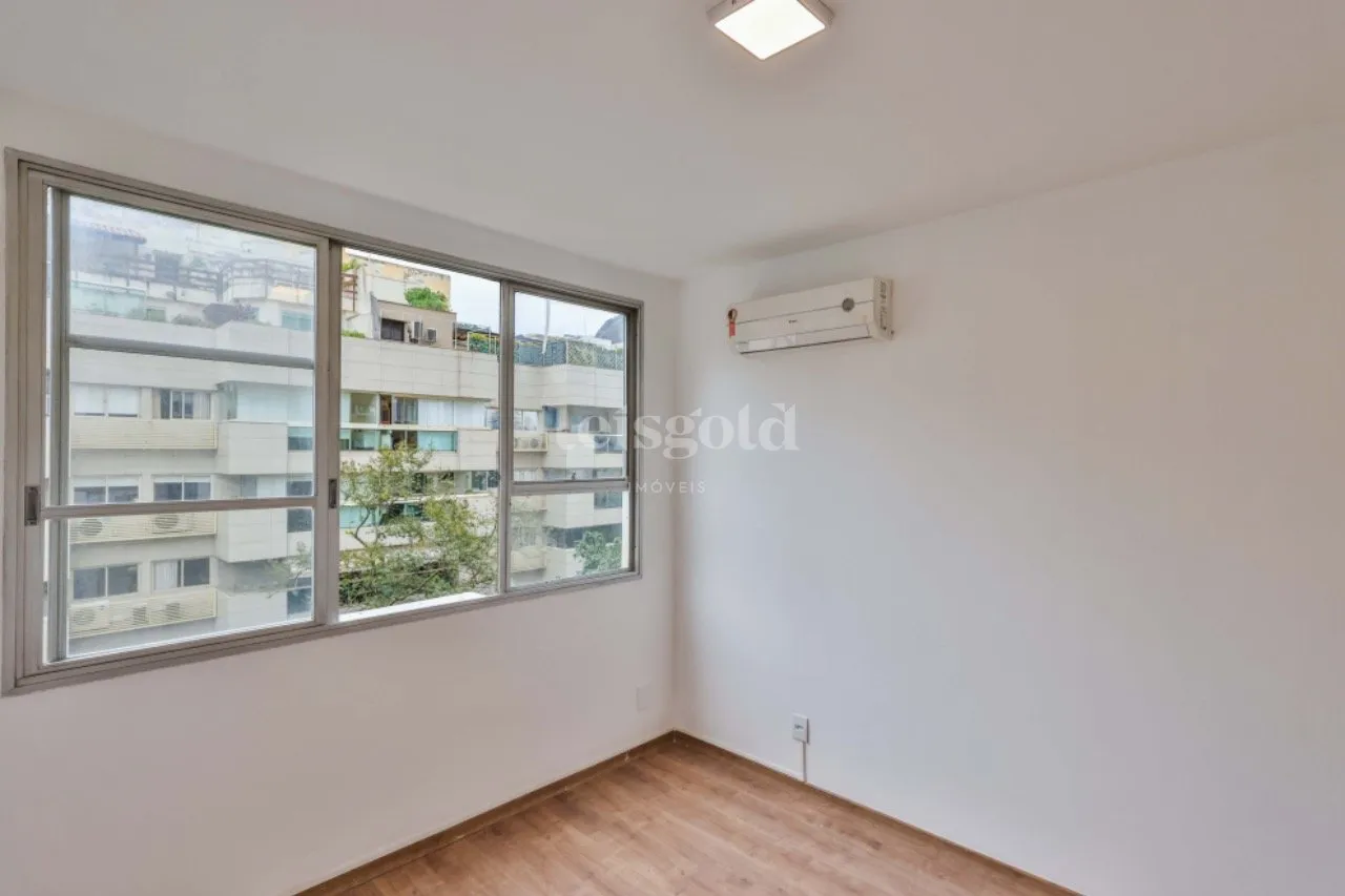 Apartment, 73 m², with wood or laminate floors — photo 18