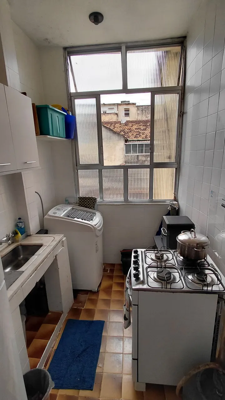 One-bedroom apartment with a home office