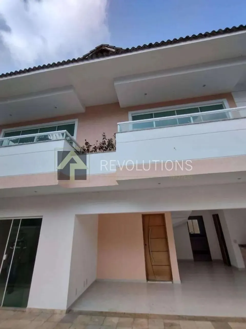4-bedroom house with 5 bathrooms and 4 parking spaces — photo 3