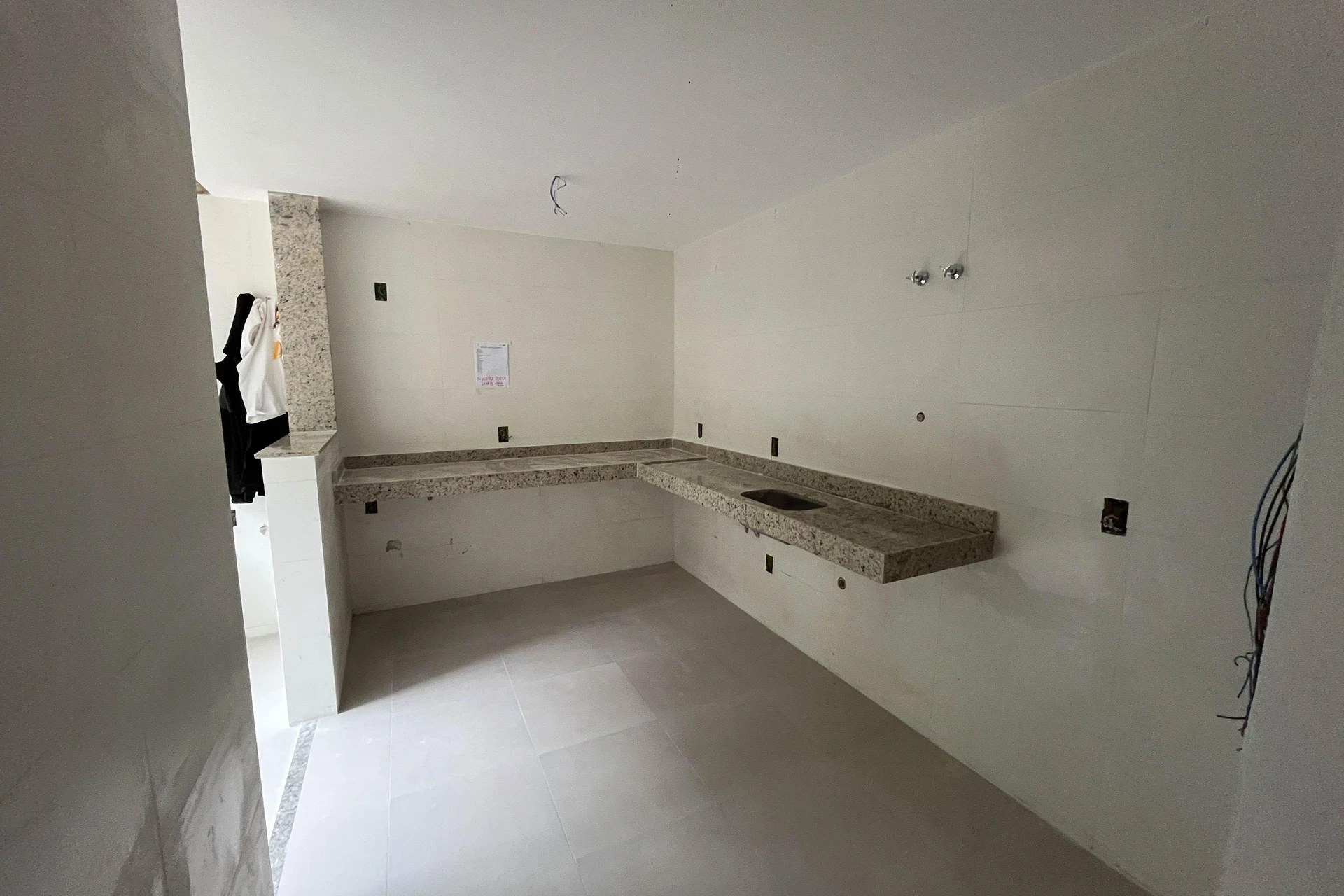 2-bedroom apartment with a mountain view — photo 5