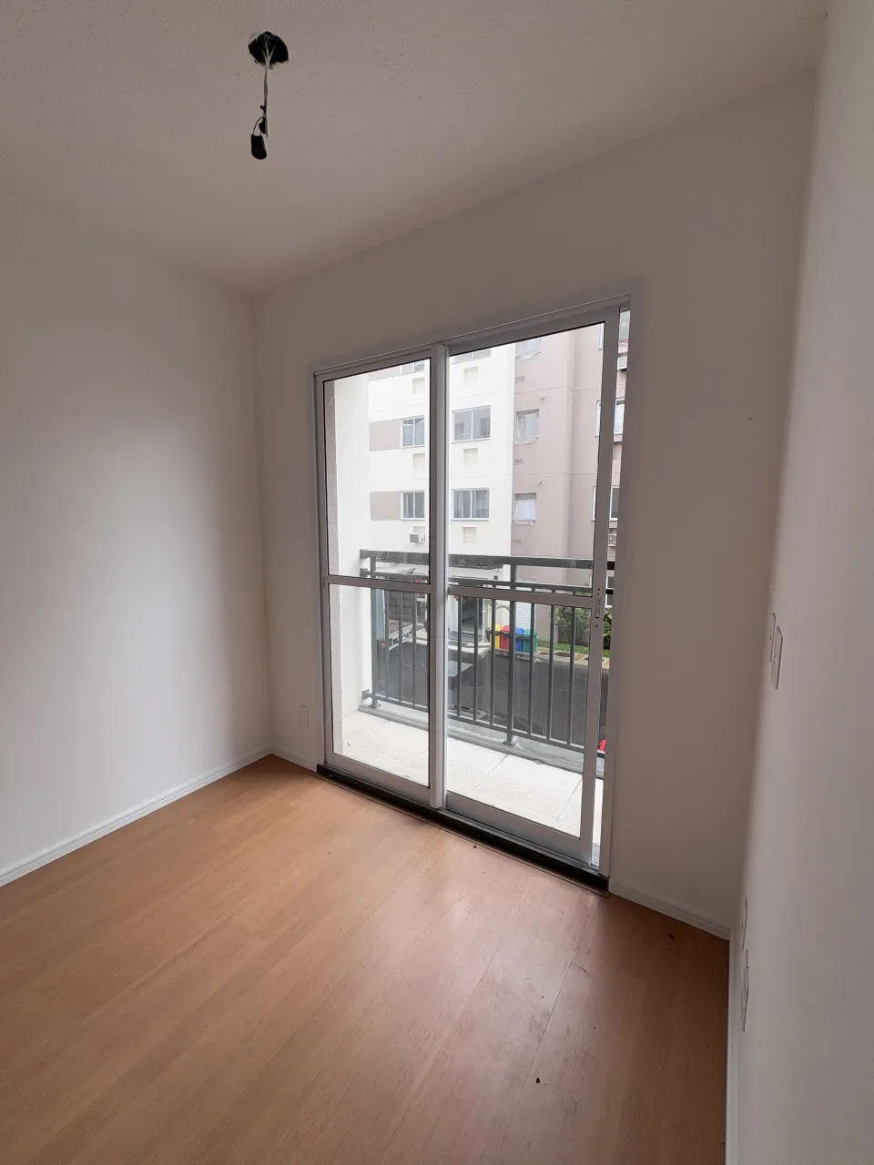 Unfurnished 1-bedroom apartment with 1 bathroom and parking — photo 7