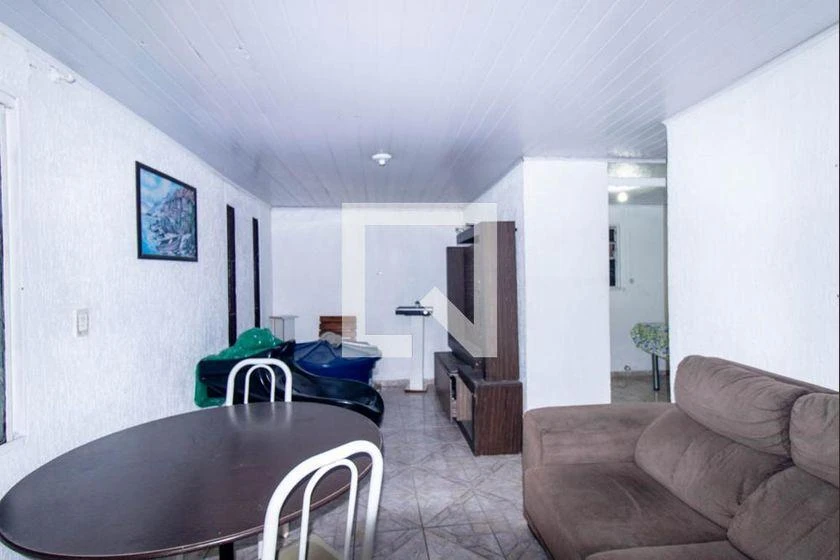 Rental house with 2 bedrooms and a laundry area — photo 4