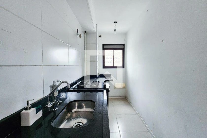 2-bedroom apartment in a building with a gym — photo 7