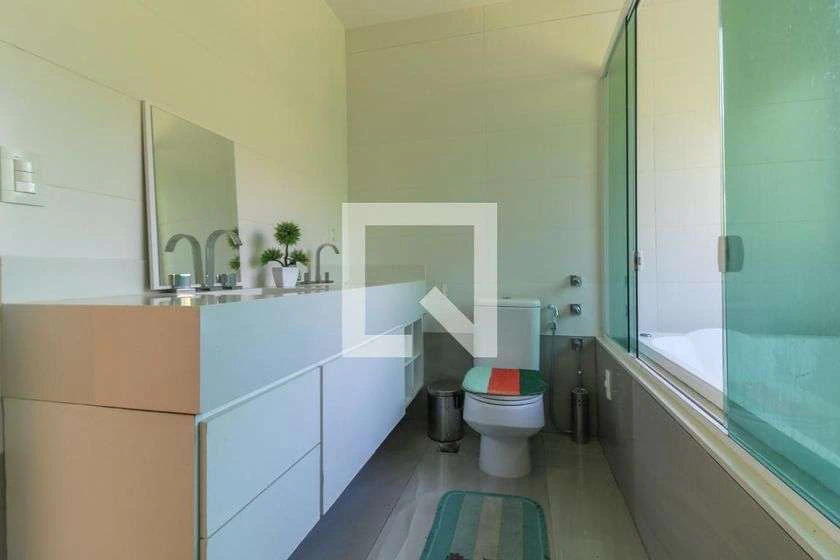 Condominium house with 5 bedrooms and 4 bathrooms — photo 26