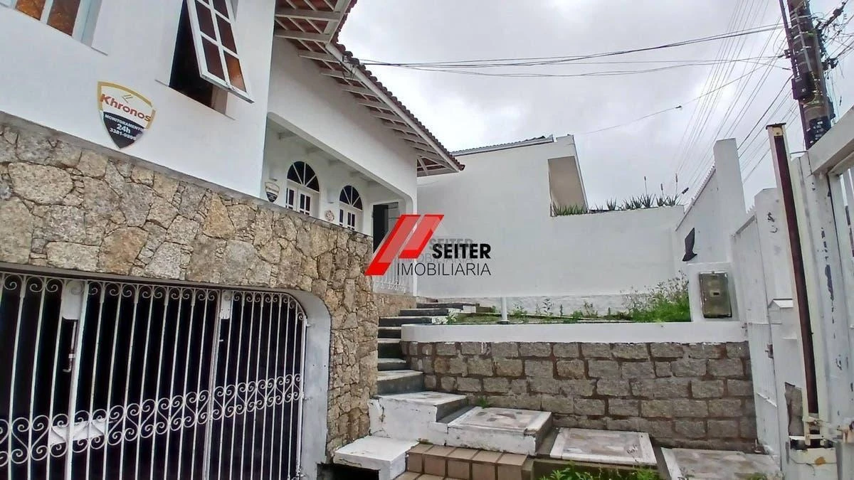 4-bedroom house with a home office in Florianópolis — photo 38