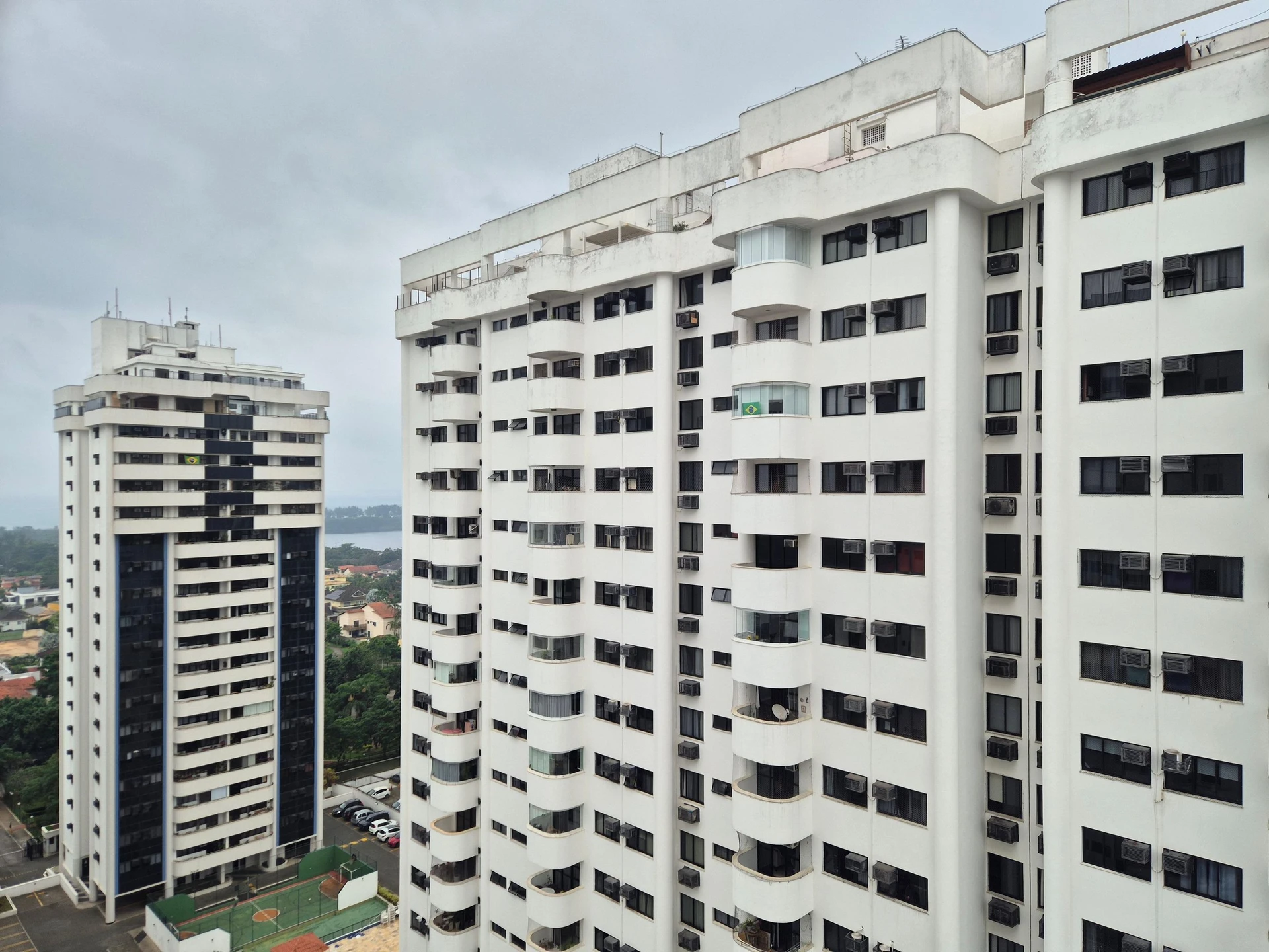 80 m² apartment with a mountain view and a washing machine — photo 37