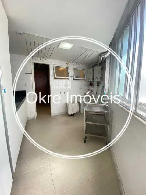 Apartment with 3 bedrooms and built-in wardrobes — photo 26