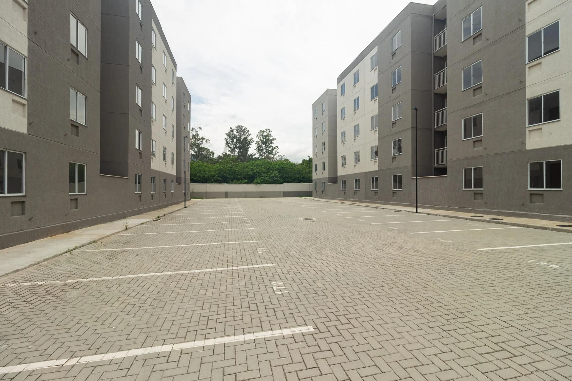 Furnished apartment, 48 m², with a grill on the balcony — photo 40
