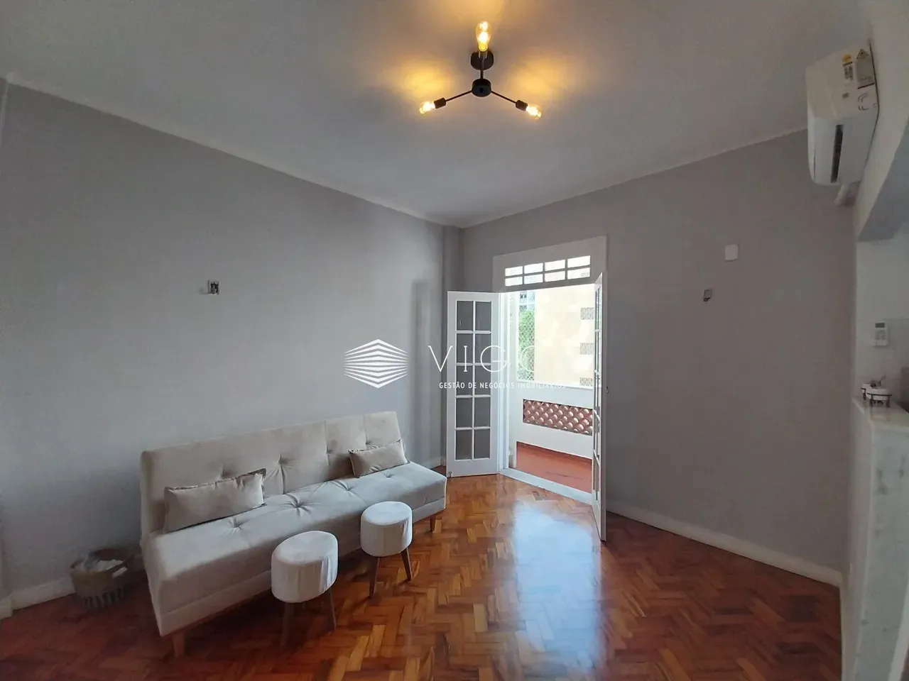 Furnished 49 m² apartment with 1 en-suite bedroom — photo 11