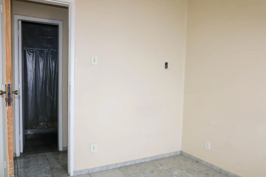 Apartamento de 2 dormitorios y 1 baño con cocina cerrada — photo 16