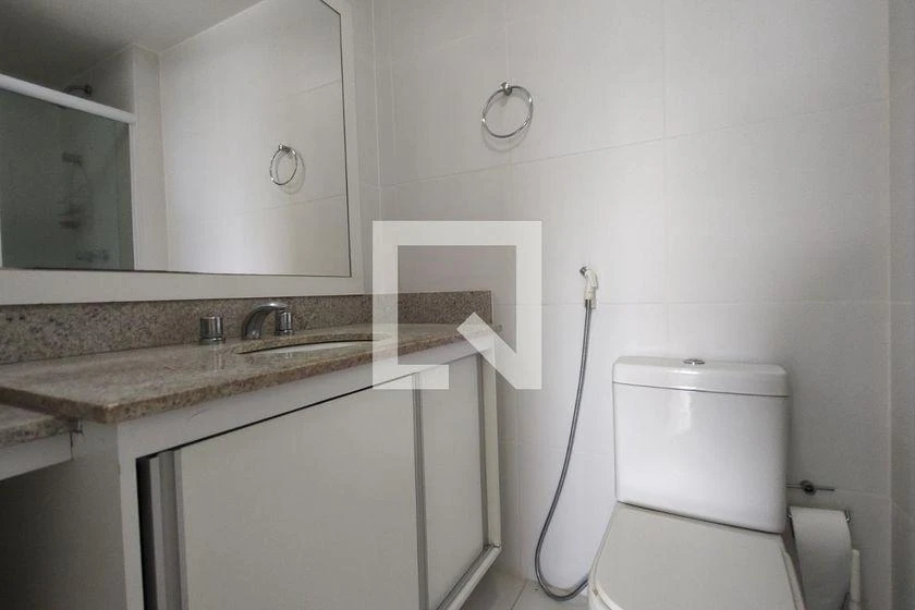 2-bedroom apartment in a building with a gym — photo 12