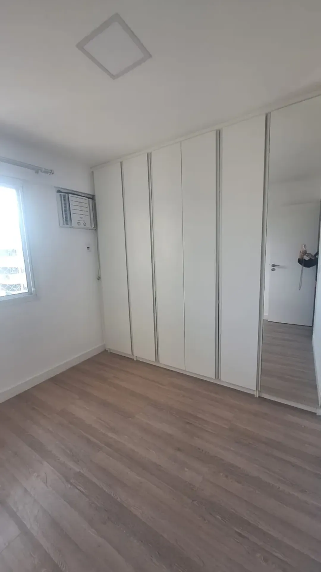 Apartment, 66 m², with a glass-enclosed balcony — photo 9