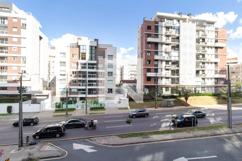 3-bedroom apartment with balcony in great condition — photo 3