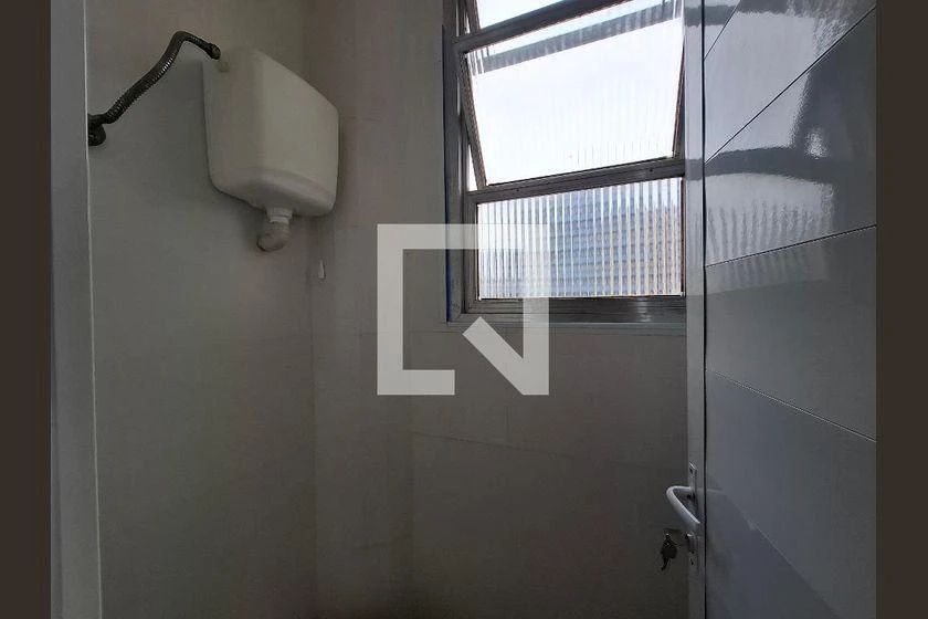 Wood or laminate floors in a 2-bedroom apartment, 68 m² — photo 6