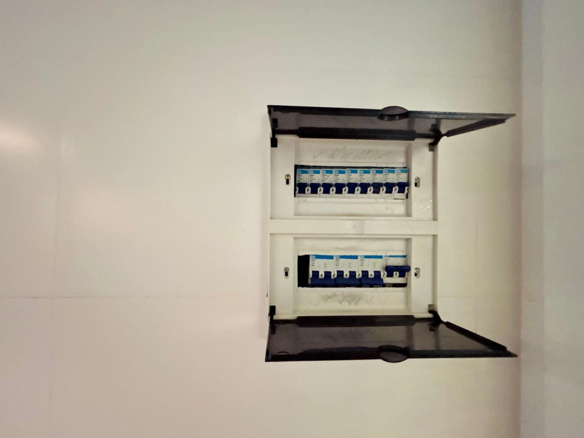 Washing machine in a 3-bedroom apartment, 110 m² — photo 28