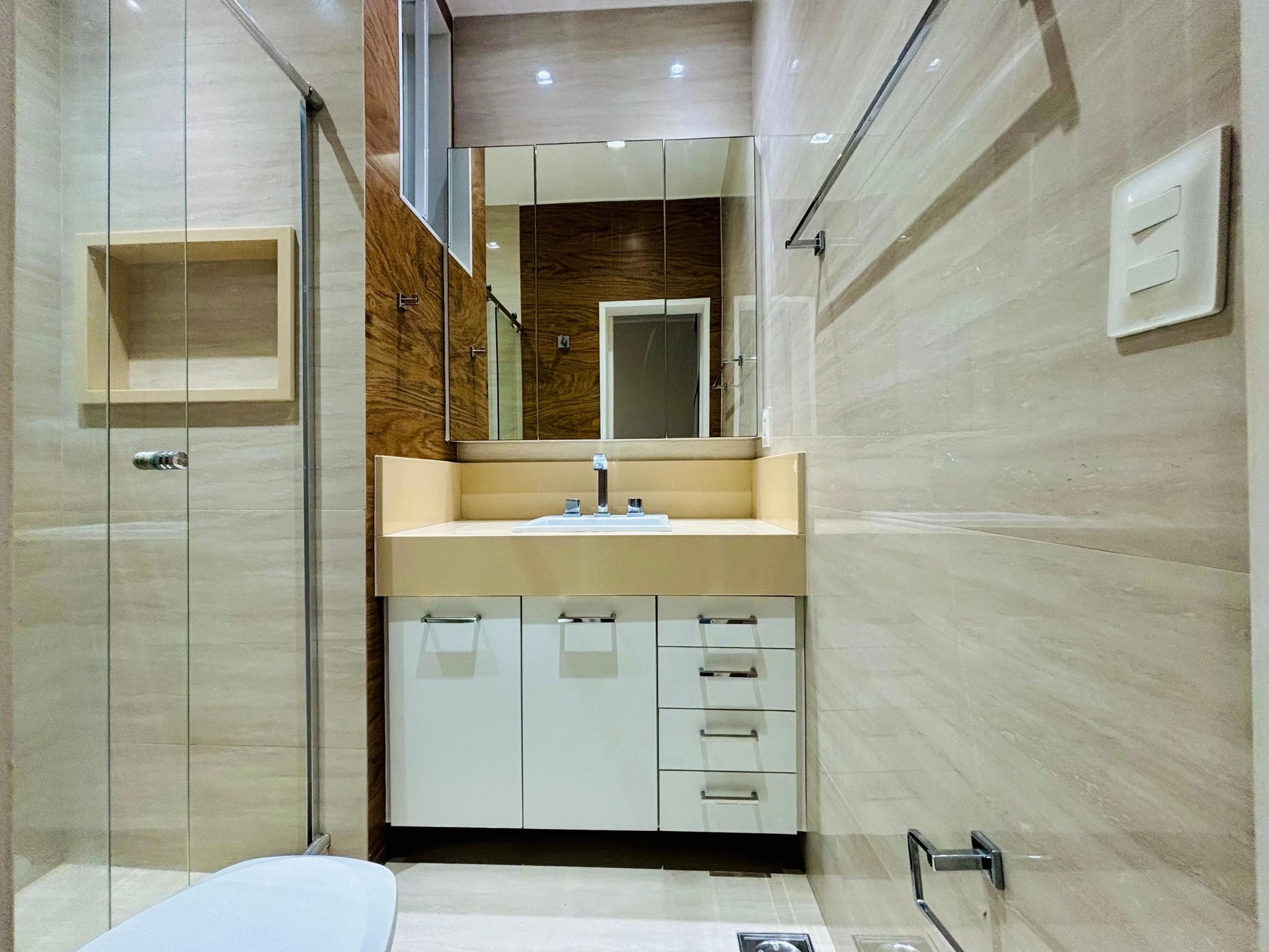 Apartamento com 3 quartos, varanda e cozinha integrada — photo 23