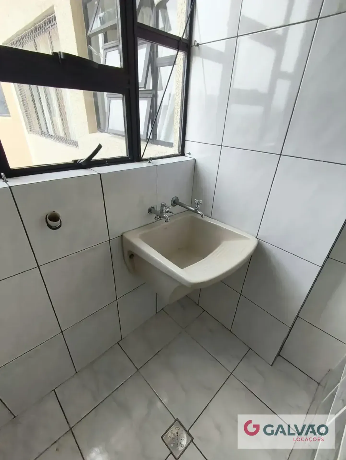 Departamento de 3 dormitorios con piso de madera o laminado — photo 10