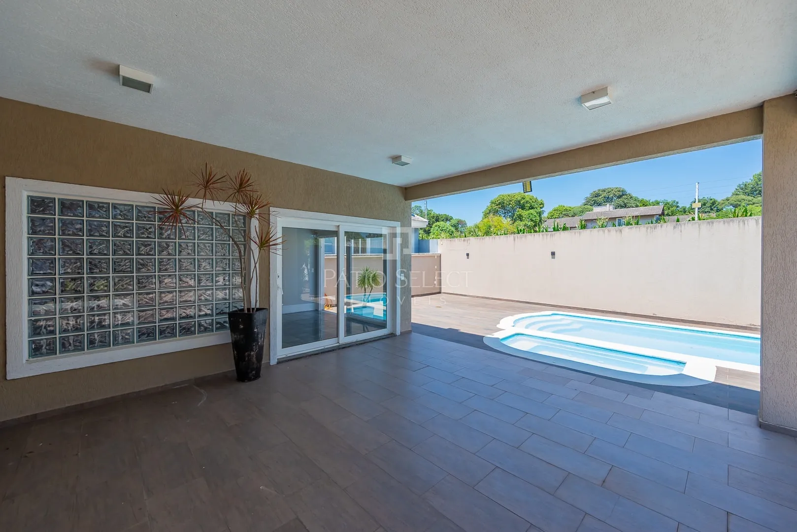 Furnished house, 305 m², with a bathtub — photo 66