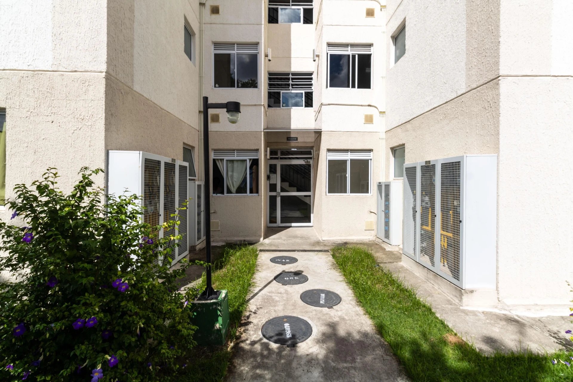 Washing machine in a 2-bedroom apartment, 40 m² — photo 19