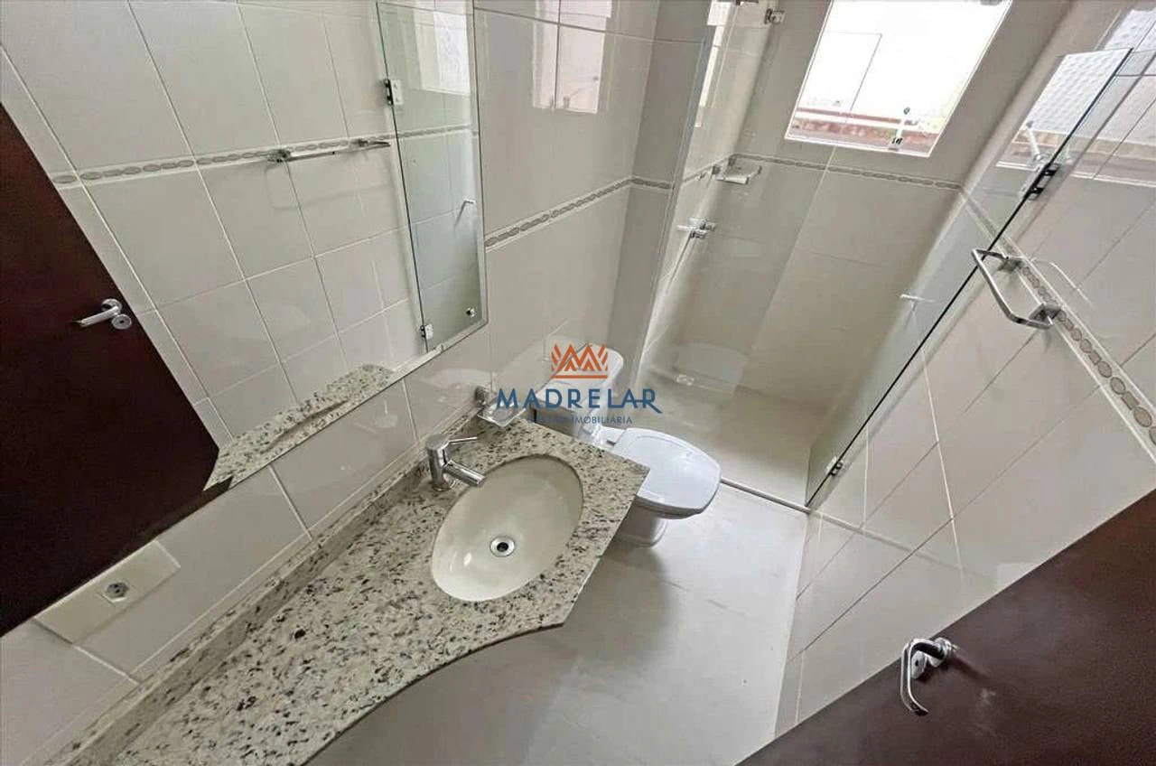 3-bedroom house with a bathtub in Curitiba — photo 23