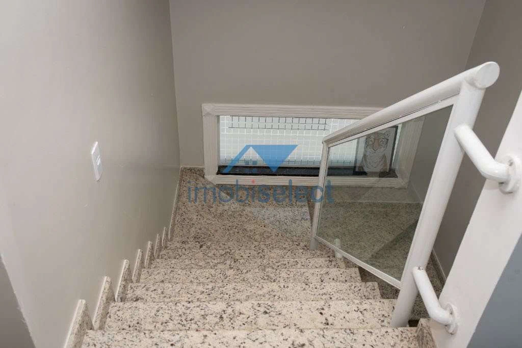 Casa mobiliada de 354 m² com jardim e 1 banheiro — photo 23