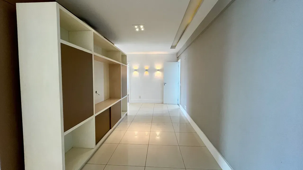Rental apartment with 4 bedrooms and enclosed balcony — photo 16