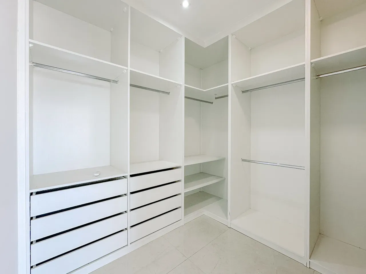 4-suite house with 6 bathrooms, 370 m² and 3 parking — photo 5