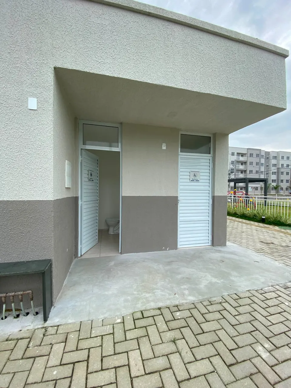 3-bedroom apartment with a closed kitchen and gas stove — photo 8